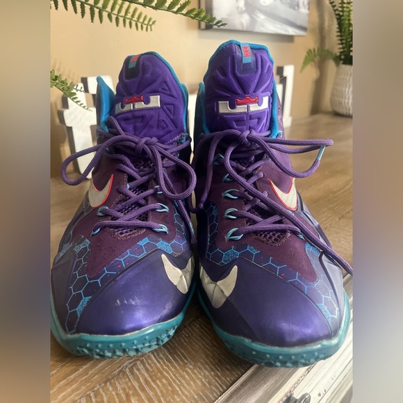 Nike LeBron 11 Summit Lake Hornets
616175 500 Men\'s Size 13 Pre-owned main image 8